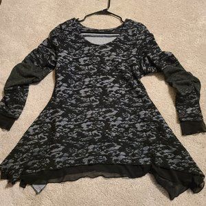 Fantazia Women’s A-line Long-sleeve Shirt – Size M